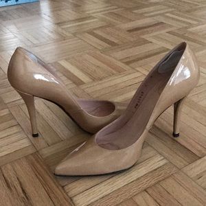 Stuart Weitzman Nude pumps